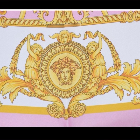 Authentic Versace Baby Pink & Gold Baroque Medusa Palazzo XL Scarf / Wrap - Picture 6 of 13
